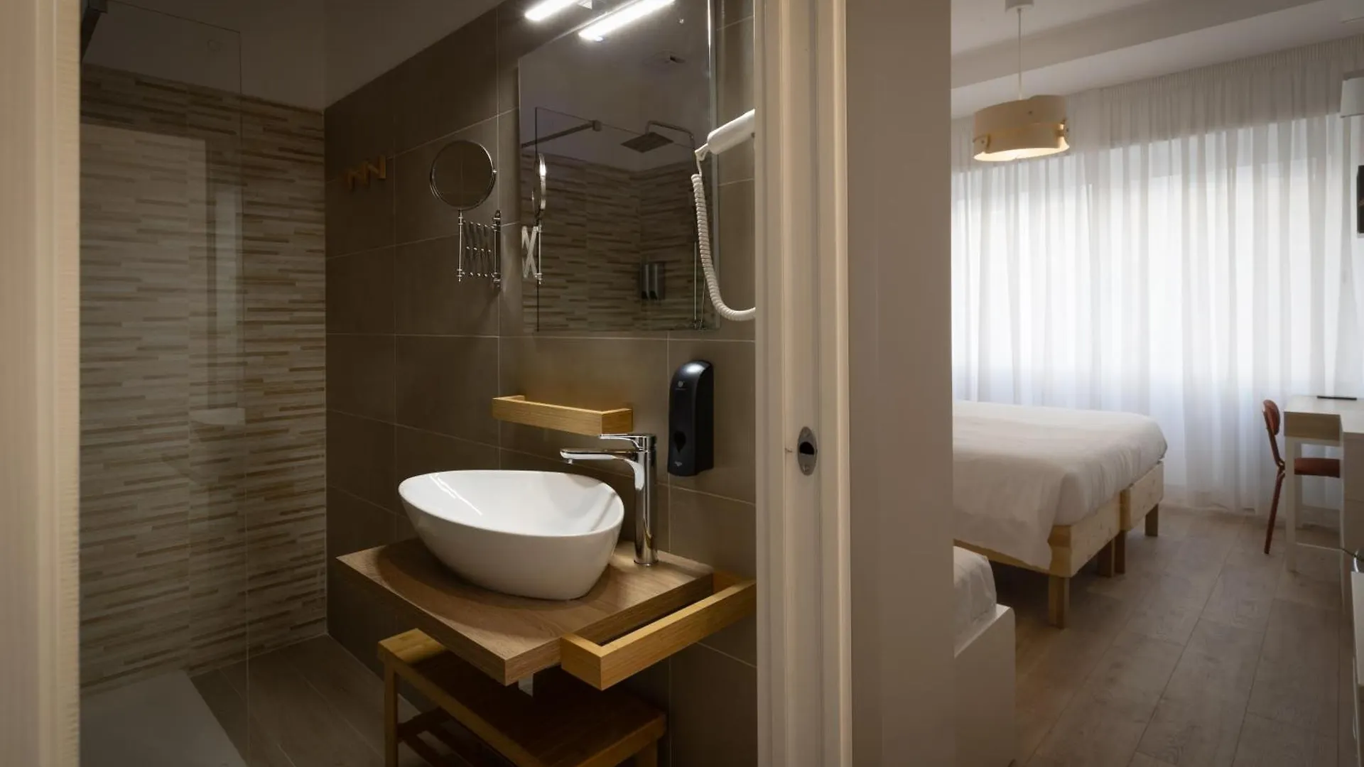 433 Rooms Roma Rome