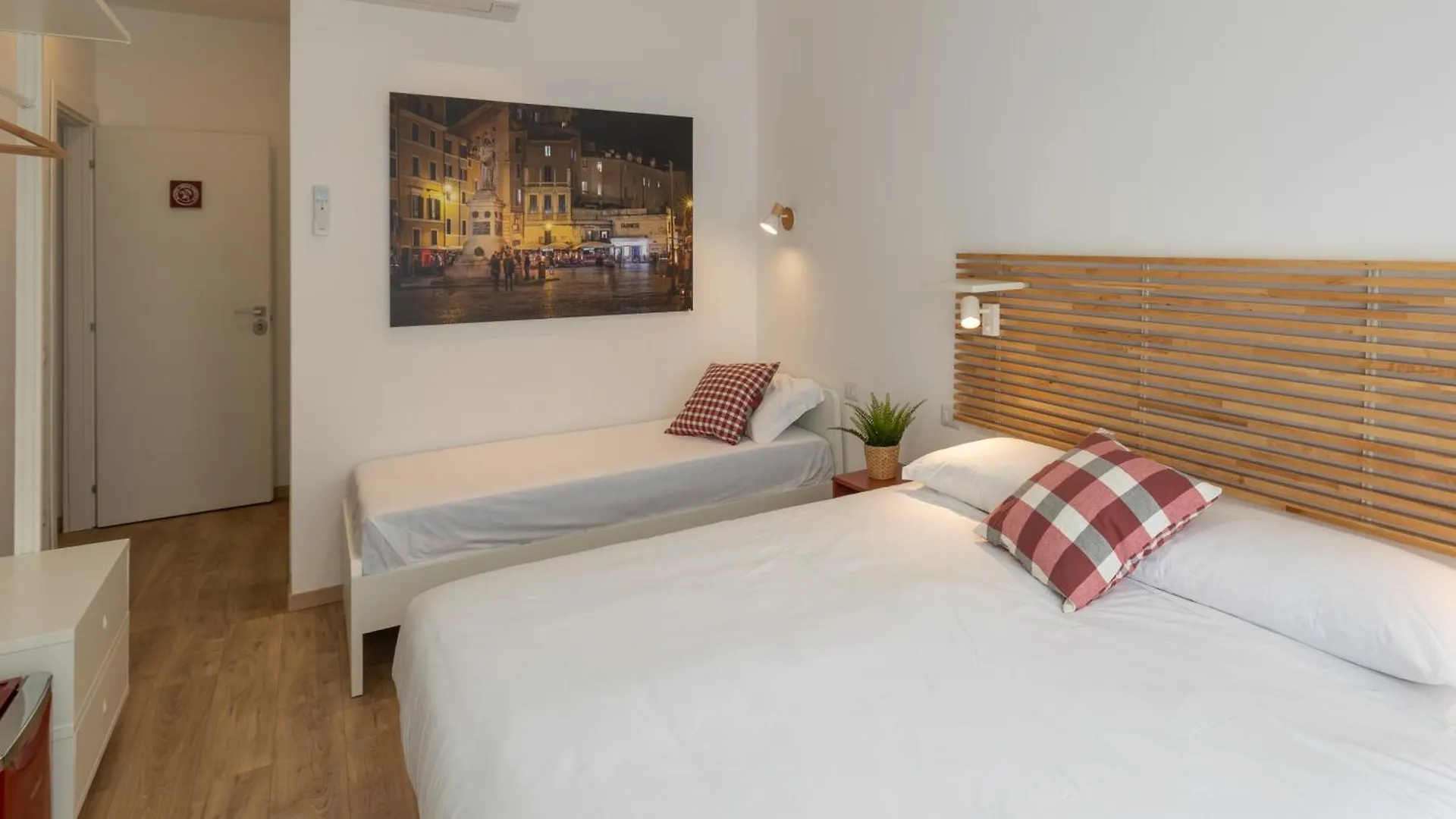 433 Rooms Roma 0*, Rome